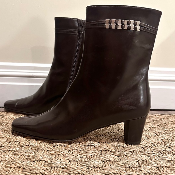 Women’s Brand New Ferragamo Boots 9 AA - Picture 1 of 5